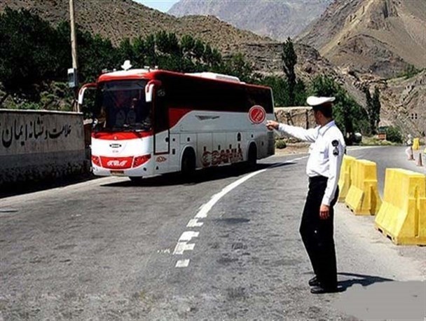 توقیف اتوبوس مسافربری با کشف ۱۲ کیلوگرم تریاک