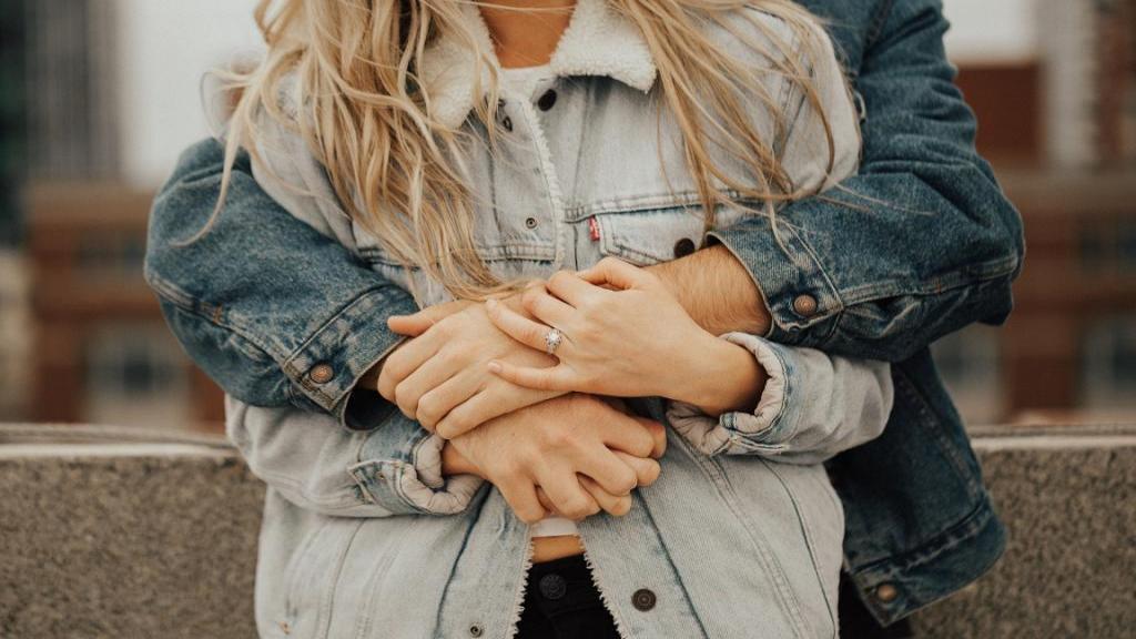 اگر کسی را برای بغل کردن دارید، این مطلب را نخوانید