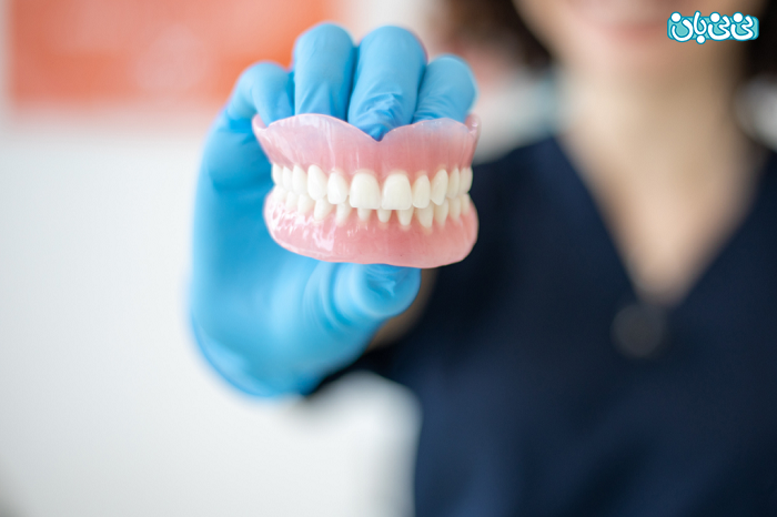 پروتز دندان بهتر است یا ایمپلنت؟