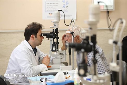 شیوع یک بیماری چشمی بعد از ۵۵ سالگی/ سیگاری ها مراقب باشند